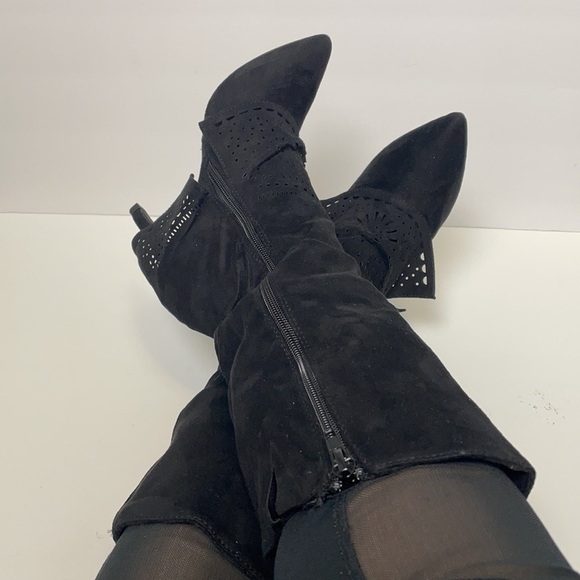 Venus Trouser Boots Size 6 Black Velvet Style with Eyelet Design - Picture 2 of 13